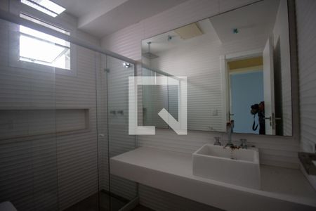 Apartamento para alugar com 348m², 4 quartos e 4 vagas Apartamento para alugar com 348m², 4 quartos e 4 vagasBanheiro da Suíte 4