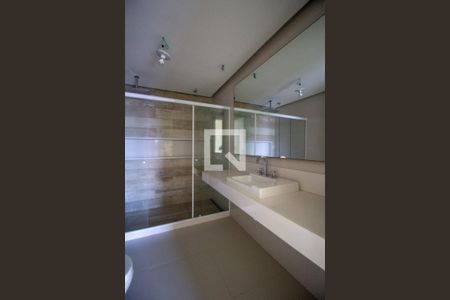 Apartamento para alugar com 348m², 4 quartos e 4 vagas Apartamento para alugar com 348m², 4 quartos e 4 vagasBanheiro da Suíte 3