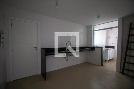 Apartamento para alugar com 348m², 4 quartos e 4 vagas Apartamento para alugar com 348m², 4 quartos e 4 vagasCozinha e Área de Serviço