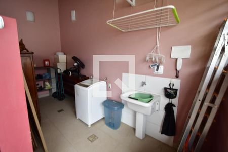 Casa à venda com 280m², 4 quartos e 3 vagasÁrea de serviço 