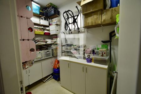 Casa à venda com 280m², 4 quartos e 3 vagasDespensa