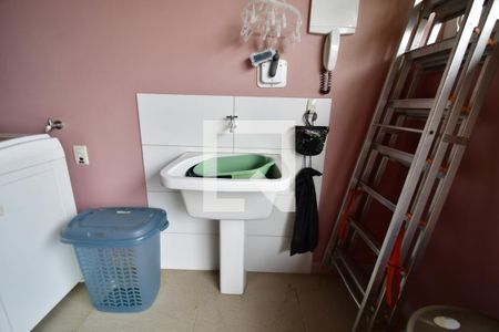 Casa à venda com 280m², 4 quartos e 3 vagasÁrea de serviço 