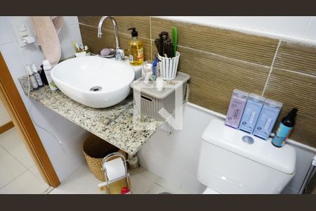 Apartamento à venda com 78m², 2 quartos e 1 vagaBanheiro Suite