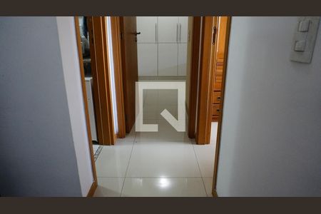 Apartamento à venda com 78m², 2 quartos e 1 vagaCorredor
