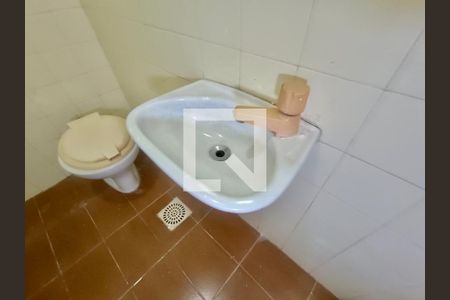 Apartamento à venda com 230m², 5 quartos e 3 vagas Apartamento à venda com 230m², 5 quartos e 3 vagasBanheiro serviço