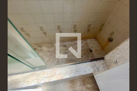 Apartamento à venda com 230m², 5 quartos e 3 vagas Apartamento à venda com 230m², 5 quartos e 3 vagasSuíte banheiro