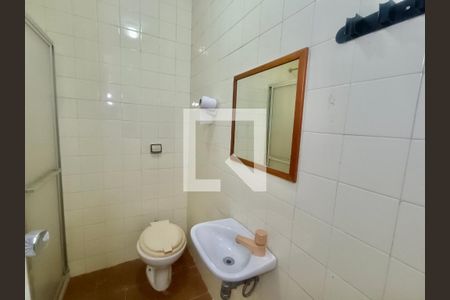 Apartamento à venda com 230m², 5 quartos e 3 vagas Apartamento à venda com 230m², 5 quartos e 3 vagasBanheiro serviço
