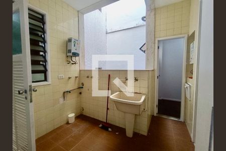 Apartamento à venda com 230m², 5 quartos e 3 vagas Apartamento à venda com 230m², 5 quartos e 3 vagasÁrea serviço
