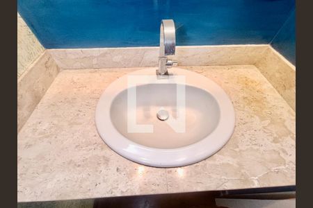 Apartamento à venda com 230m², 5 quartos e 3 vagas Apartamento à venda com 230m², 5 quartos e 3 vagasLavabo