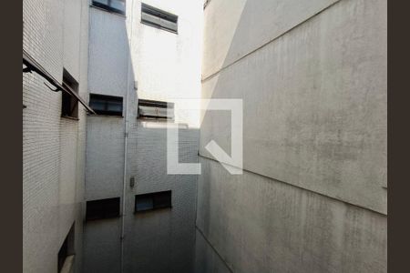 Apartamento à venda com 230m², 5 quartos e 3 vagas Apartamento à venda com 230m², 5 quartos e 3 vagasQuarto 1 vista