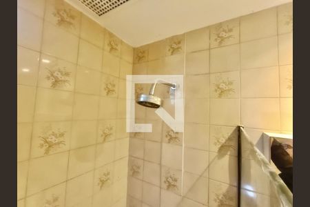 Apartamento à venda com 230m², 5 quartos e 3 vagas Apartamento à venda com 230m², 5 quartos e 3 vagasBanheiro social