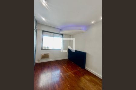 Apartamento à venda com 230m², 5 quartos e 3 vagas Apartamento à venda com 230m², 5 quartos e 3 vagasSuíte
