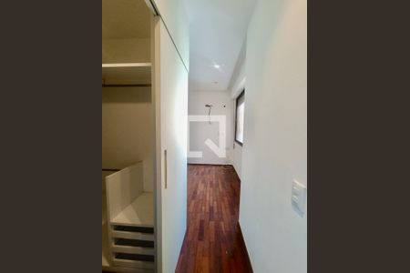 Apartamento à venda com 230m², 5 quartos e 3 vagas Apartamento à venda com 230m², 5 quartos e 3 vagasSuíte master