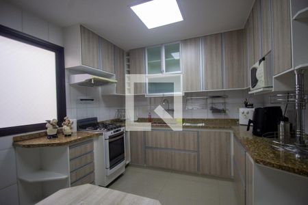 Apartamento à venda com 350m², 4 quartos e 2 vagasCozinha e Área de Serviço