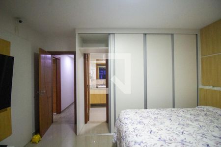 Apartamento à venda com 350m², 4 quartos e 2 vagasSuíte 2