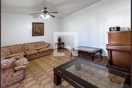 Casa à venda com 470m², 3 quartos e 4 vagasSalão de Festas - Sala