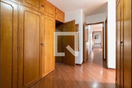 Casa à venda com 470m², 3 quartos e 4 vagasCloset Suíte