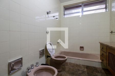 Casa à venda com 470m², 3 quartos e 4 vagasBanheiro Suíte