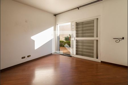 Casa à venda com 470m², 3 quartos e 4 vagasSuíte