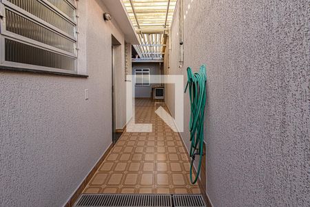 Casa à venda com 470m², 3 quartos e 4 vagasCorredor