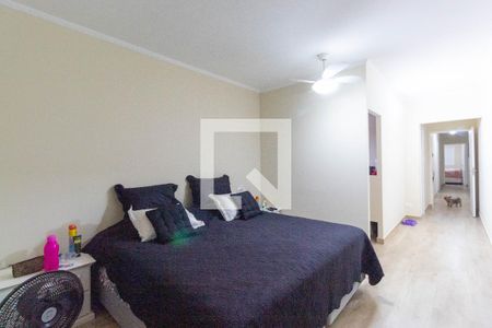 Casa à venda com 250m², 3 quartos e 2 vagas Casa à venda com 250m², 3 quartos e 2 vagasQuarto Suíte