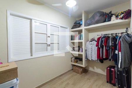 Casa à venda com 250m², 3 quartos e 2 vagas Casa à venda com 250m², 3 quartos e 2 vagasQuarto 2