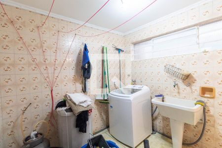 Casa à venda com 250m², 3 quartos e 2 vagas Casa à venda com 250m², 3 quartos e 2 vagasLavanderia