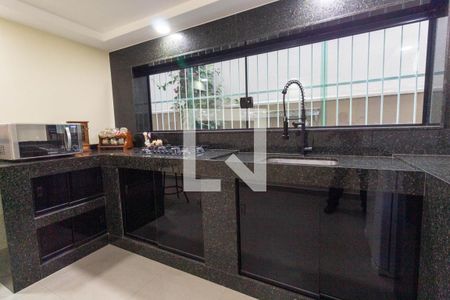 Casa à venda com 250m², 3 quartos e 2 vagas Casa à venda com 250m², 3 quartos e 2 vagasCozinha