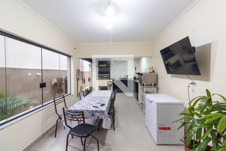 Casa à venda com 250m², 3 quartos e 2 vagas Casa à venda com 250m², 3 quartos e 2 vagasÁrea gourmet