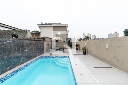 Casa à venda com 250m², 3 quartos e 2 vagas Casa à venda com 250m², 3 quartos e 2 vagasPiscina
