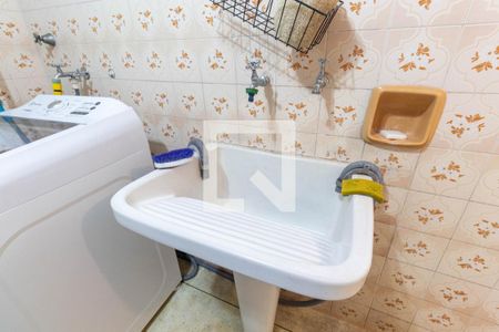 Casa à venda com 250m², 3 quartos e 2 vagas Casa à venda com 250m², 3 quartos e 2 vagasLavanderia