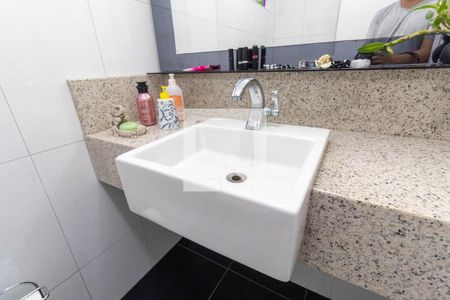 Casa à venda com 250m², 3 quartos e 2 vagas Casa à venda com 250m², 3 quartos e 2 vagasLavabo