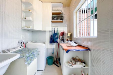 Casa à venda com 160m², 3 quartos e 3 vagas Casa à venda com 160m², 3 quartos e 3 vagasÁrea de Serviço