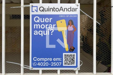 Casa à venda com 160m², 3 quartos e 3 vagas Casa à venda com 160m², 3 quartos e 3 vagasFachada