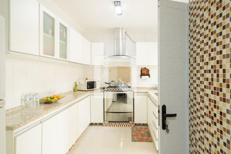 Casa à venda com 160m², 3 quartos e 3 vagas Casa à venda com 160m², 3 quartos e 3 vagasCozinha