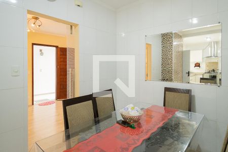 Casa à venda com 160m², 3 quartos e 3 vagas Casa à venda com 160m², 3 quartos e 3 vagasCopa