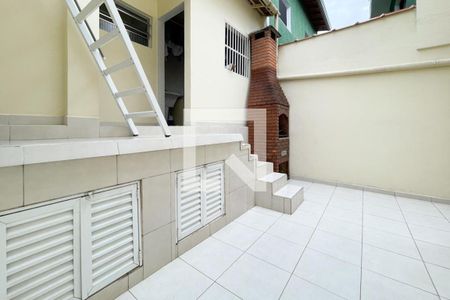 Casa à venda com 160m², 3 quartos e 3 vagas Casa à venda com 160m², 3 quartos e 3 vagasÁrea - Churrasqueira