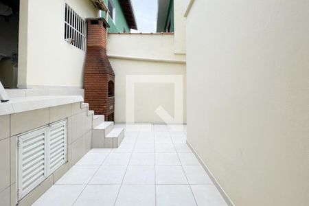 Casa à venda com 160m², 3 quartos e 3 vagas Casa à venda com 160m², 3 quartos e 3 vagasÁrea - Churrasqueira
