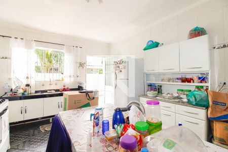 Casa à venda com 143m², 4 quartos e 4 vagas Casa à venda com 143m², 4 quartos e 4 vagasCozinha