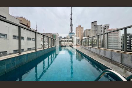 Studio para alugar com 33m², 1 quarto e 1 vaga Studio para alugar com 33m², 1 quarto e 1 vagaPiscina