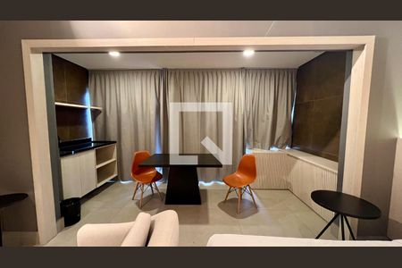 Studio para alugar com 33m², 1 quarto e 1 vaga Studio para alugar com 33m², 1 quarto e 1 vagaVaranda