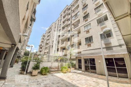 Apartamento para alugar com 68m², 3 quartos e 1 vaga Apartamento para alugar com 68m², 3 quartos e 1 vagaFachada