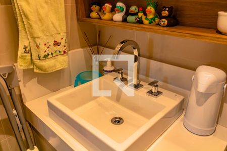 Apartamento à venda com 100m², 3 quartos e 2 vagas Apartamento à venda com 100m², 3 quartos e 2 vagasBanheiro