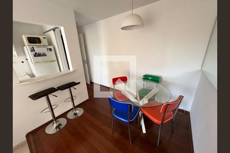 Sala de apartamento à venda com 2 quartos, 58m² em Alto de Pinheiros, São Paulo