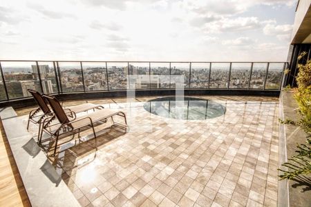 Apartamento à venda com 225m², 4 quartos e 4 vagasÁrea comum - Piscina