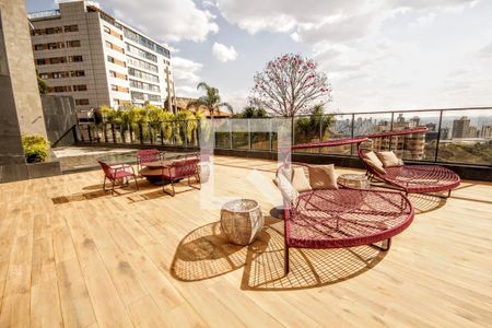 Apartamento à venda com 225m², 4 quartos e 4 vagasÁrea comum - Piscina