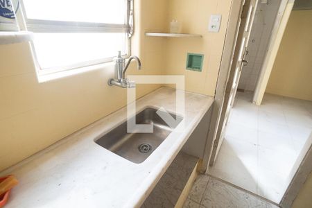 Apartamento à venda com 109m², 3 quartos e sem vaga Apartamento à venda com 109m², 3 quartos e sem vagaCozinha