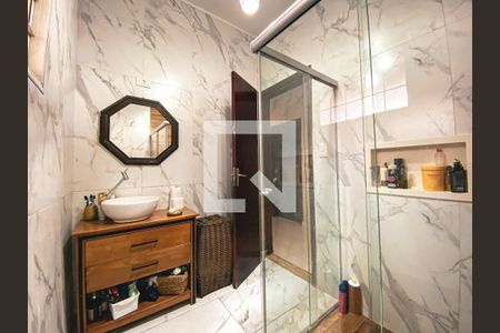 Casa à venda com 442m², 3 quartos e 3 vagasBanheiro 2