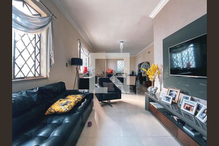 Casa à venda com 442m², 3 quartos e 3 vagasSala