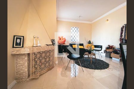 Casa à venda com 442m², 3 quartos e 3 vagasSala